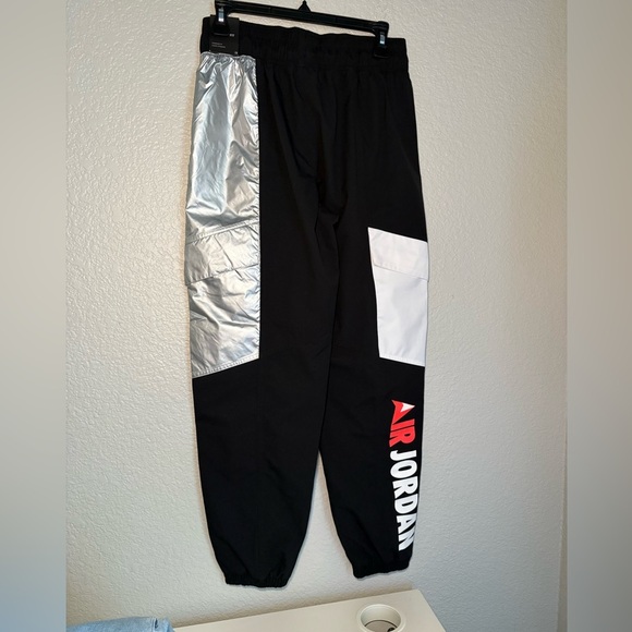 Air Jordan Winter Utility Womens Pants Size S Joggers Black Silver NWT - Picture 4 of 15